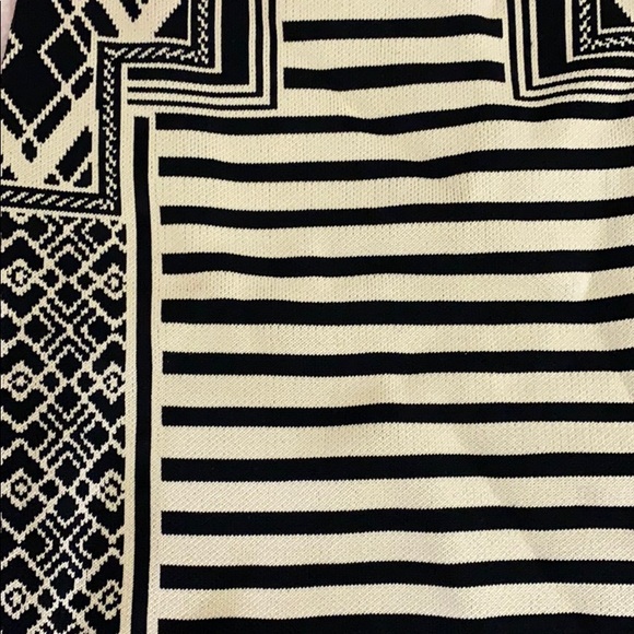 Patterned skirt - Picture 2 of 3